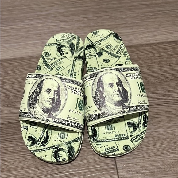 Shoes - Dollar Bill Print Slides